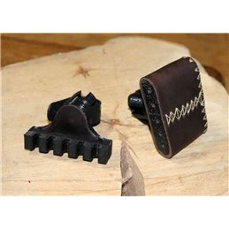 Bogenköcher Tyr Design Anbauköcher Leder Handarbeit aus deutschland Bogenschießen Langbogen Recurvebogen